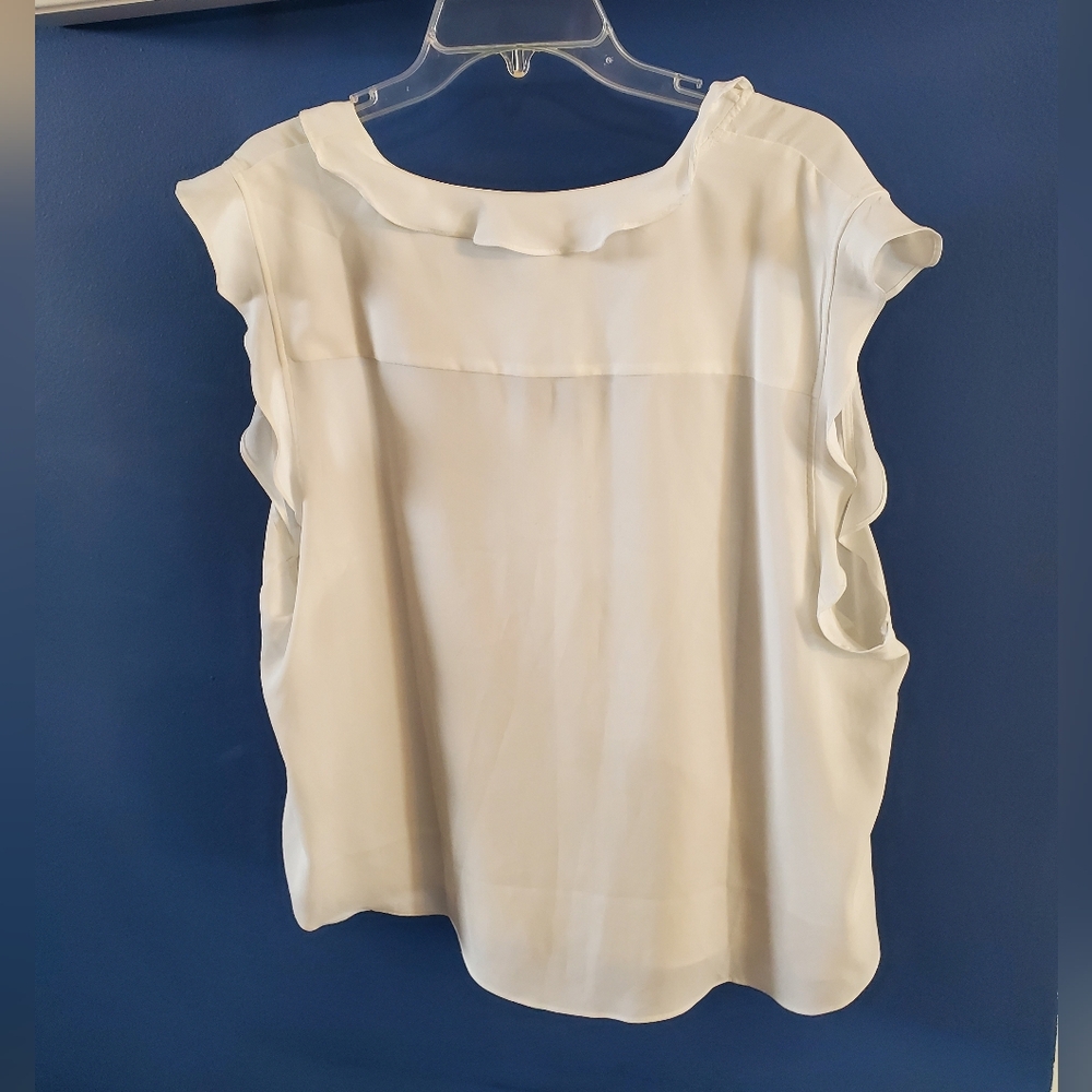 H&M White V-neck Sleeveless Blouse Top size XXL - Picture 9 of 11